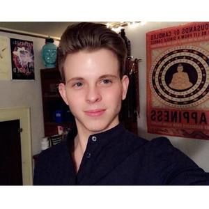 Meet your Posher, Evan